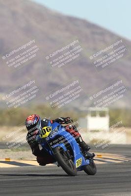 media/Oct-30-2025-Racers Edge (Thu) [[dabbdaf680]]/3-B Group/Session 2 (Turn 14)/